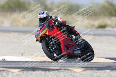 media/Dec-01-2025-Moto Forza (Mon) [[2daa91e15f]]/2-Intermediate Group/Session 3 (Turn 3)/